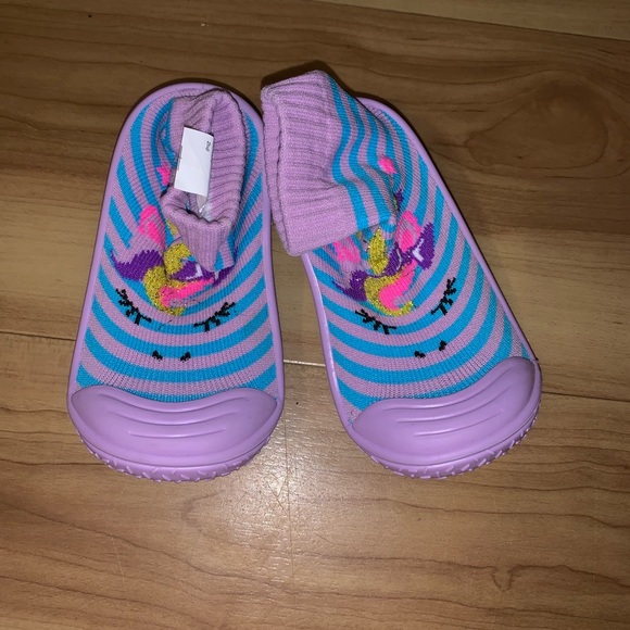 no brand Other - Toddler grippy shoes
